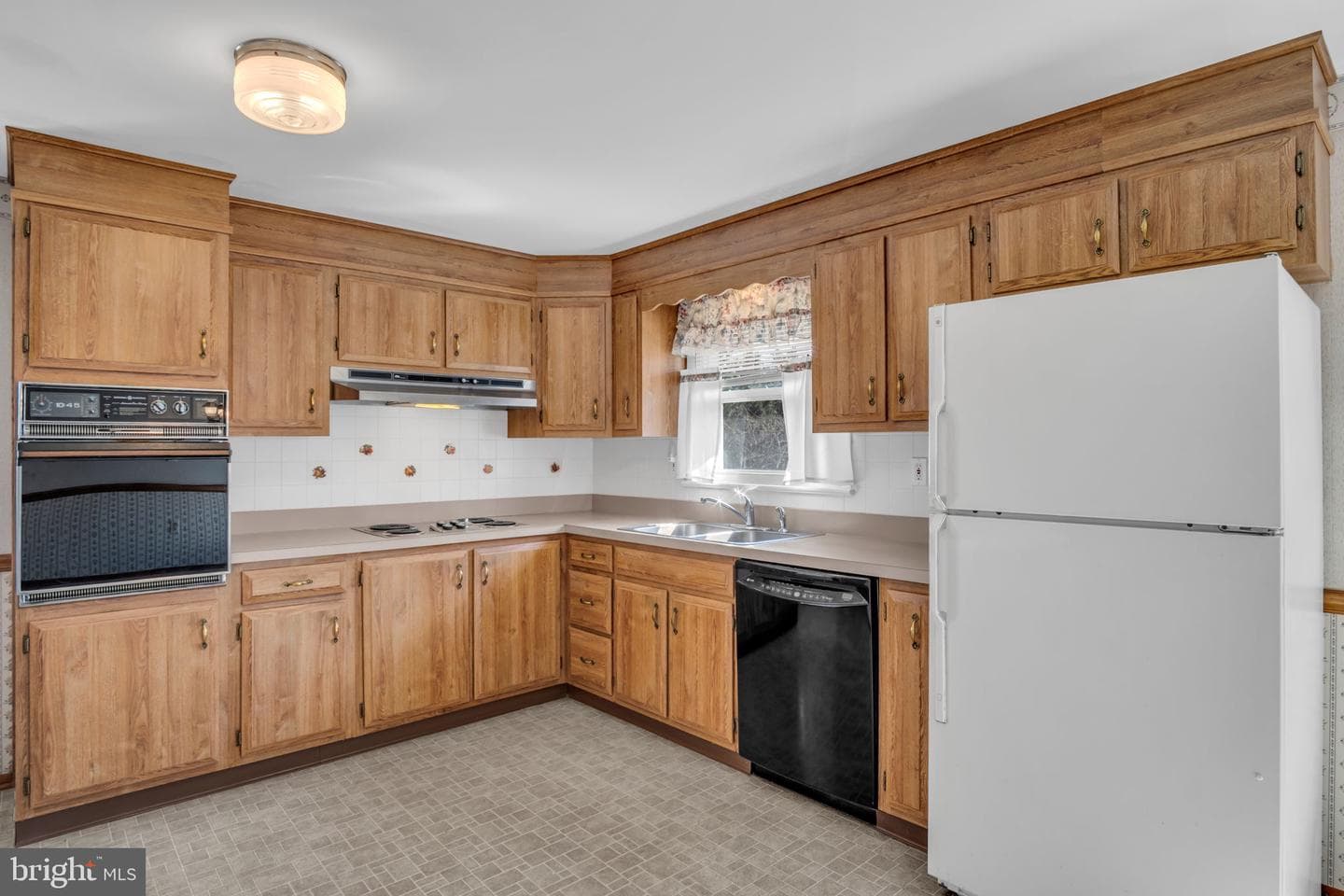 3915 Sullivan Street photo 5