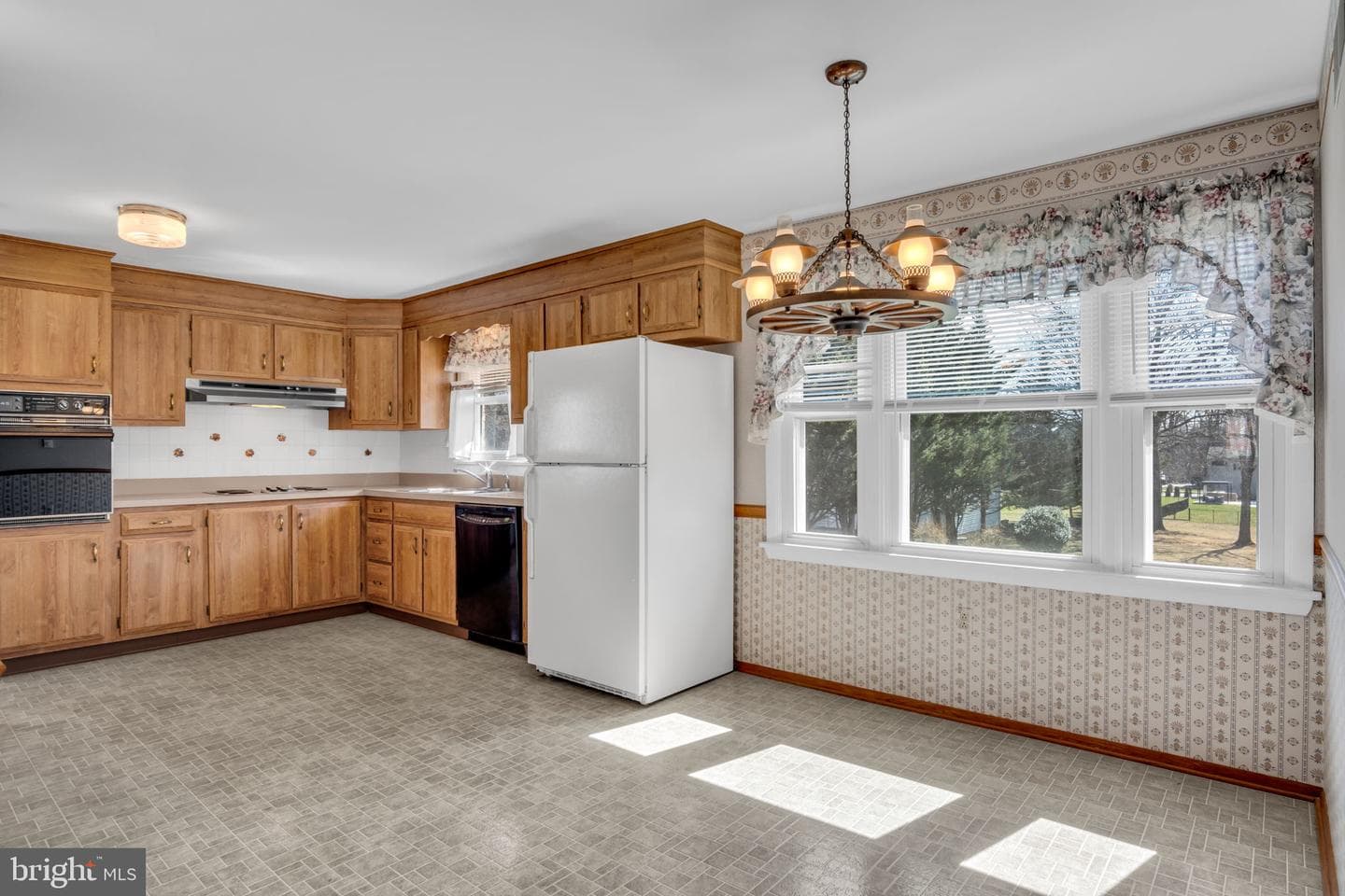 3915 Sullivan Street photo 7