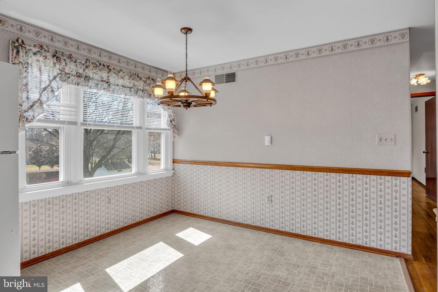 3915 Sullivan Street photo 8