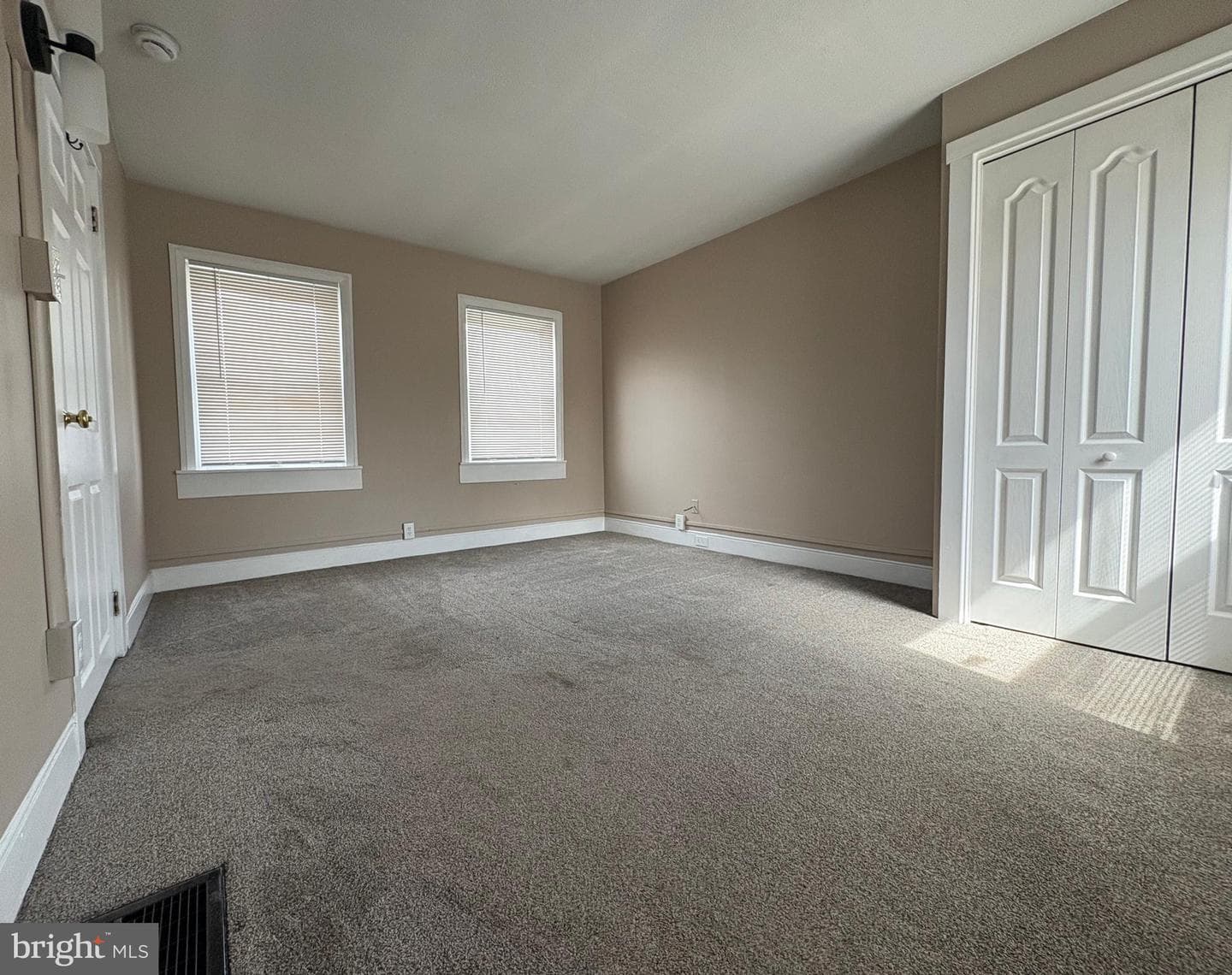 225 W Locust Street photo 17