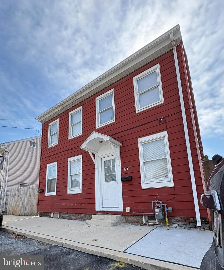 225 W Locust Street photo 2