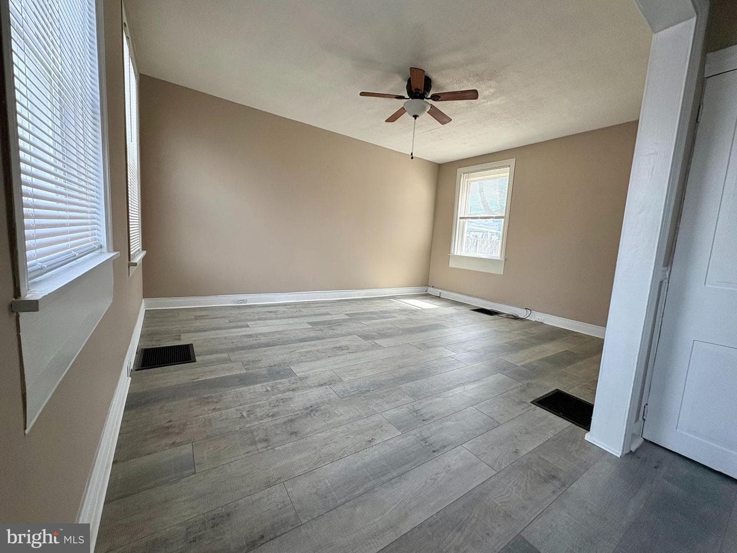 225 W Locust Street photo 5
