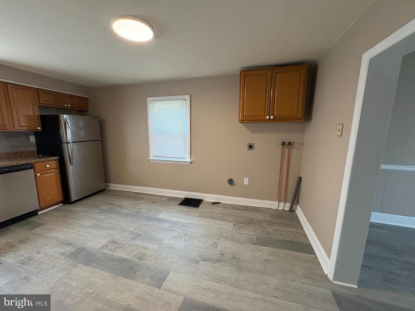 225 W Locust Street photo 6