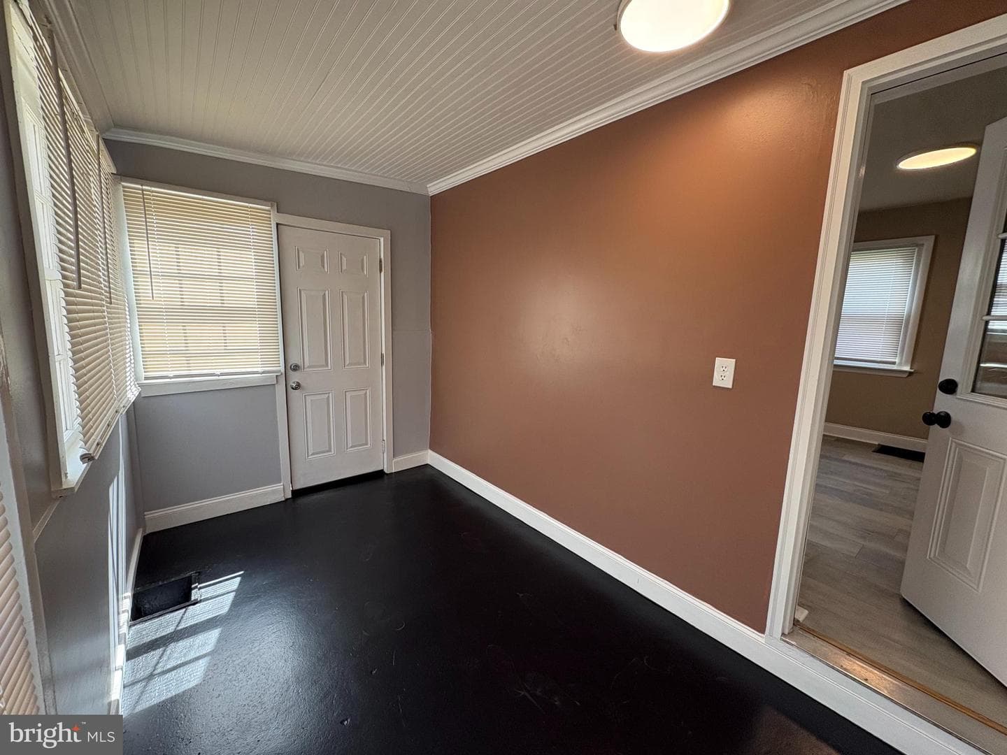 225 W Locust Street photo 8