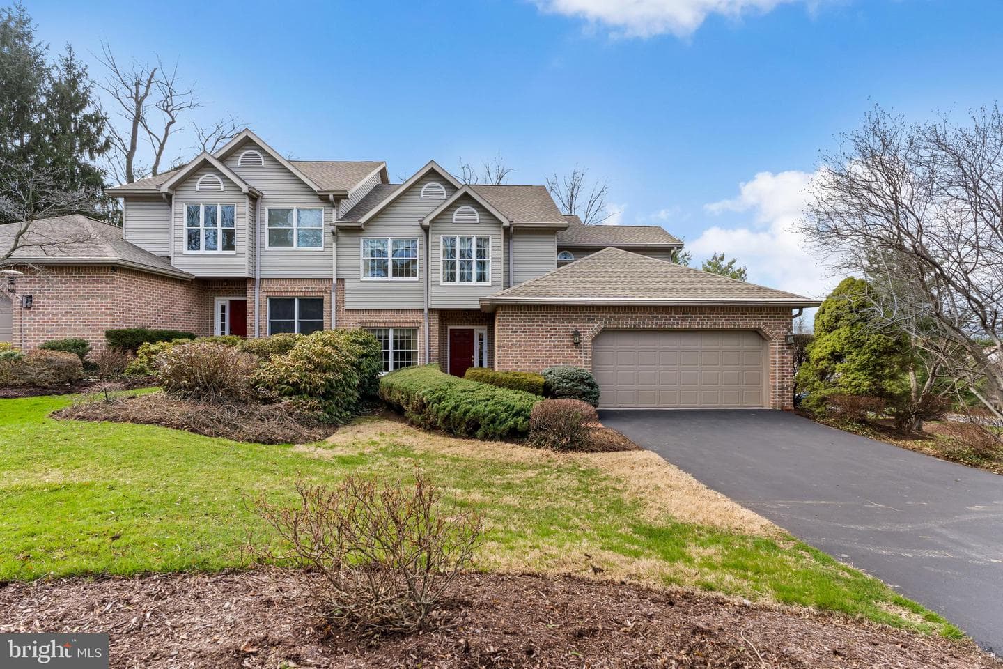 504 Bridgeview Drive photo 1