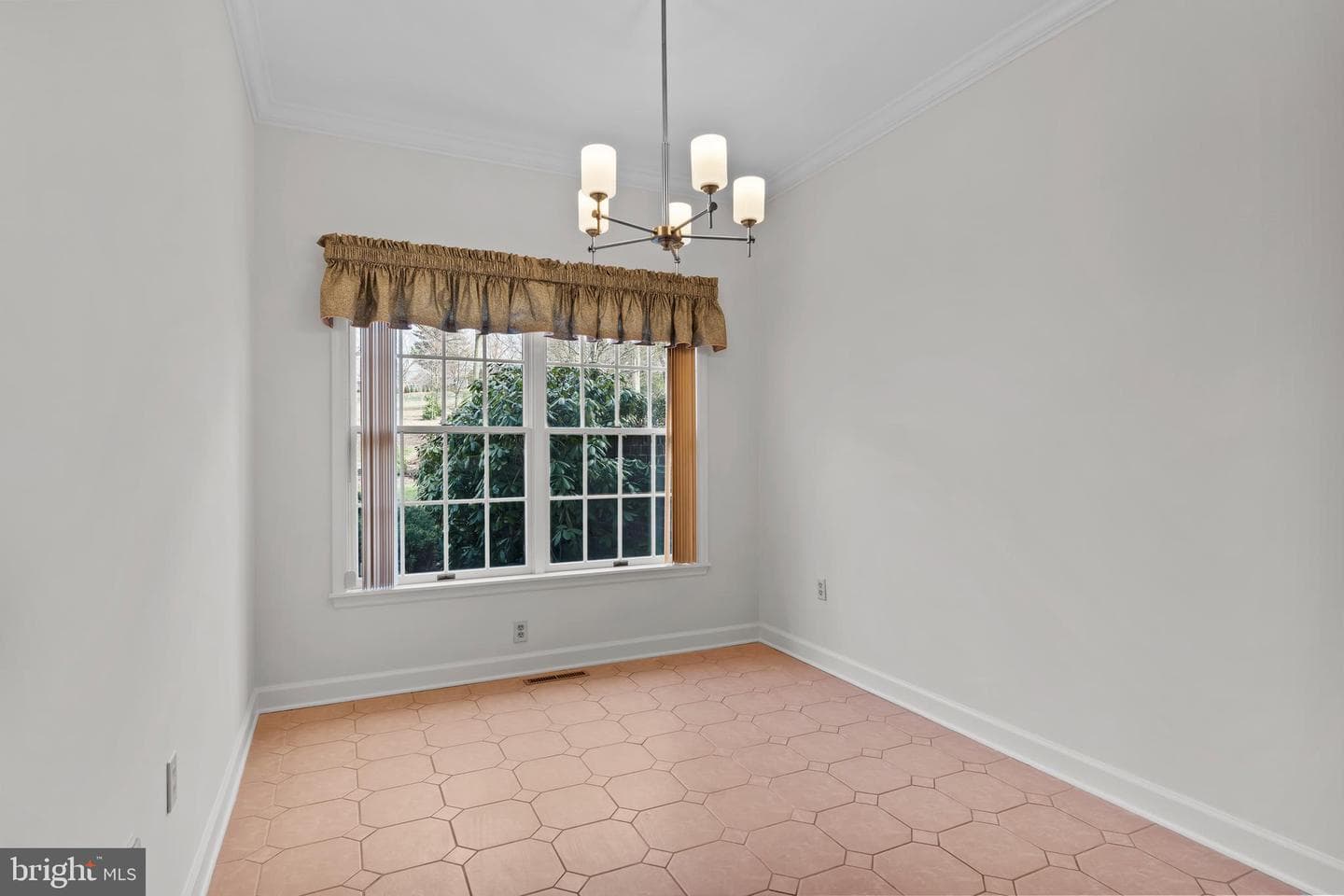 504 Bridgeview Drive photo 23