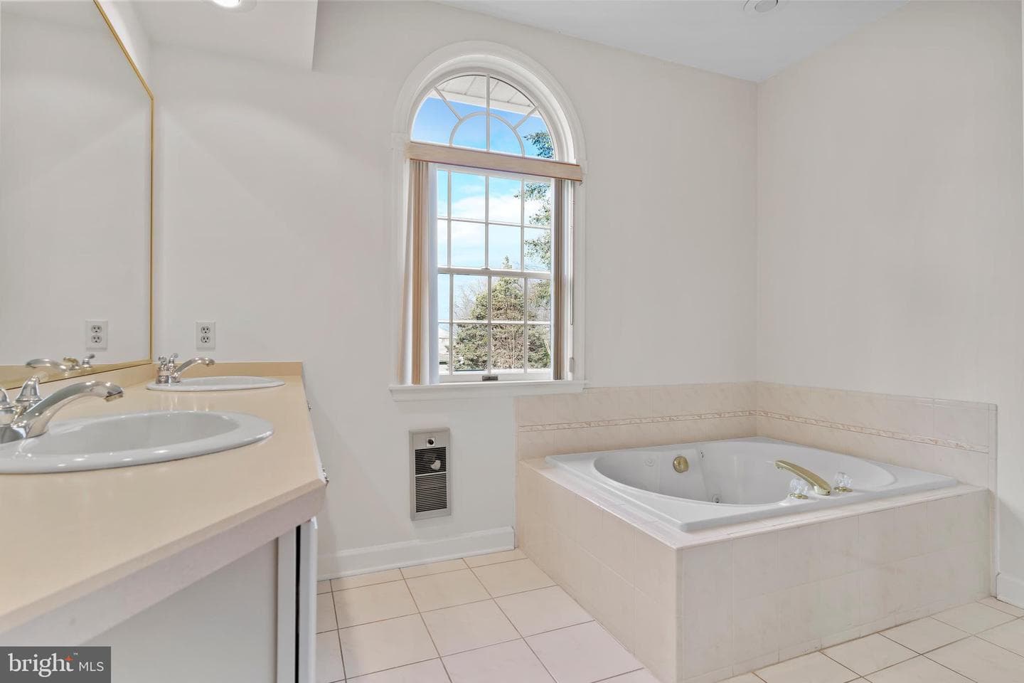504 Bridgeview Drive photo 30