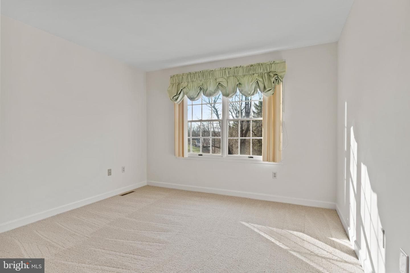 504 Bridgeview Drive photo 33
