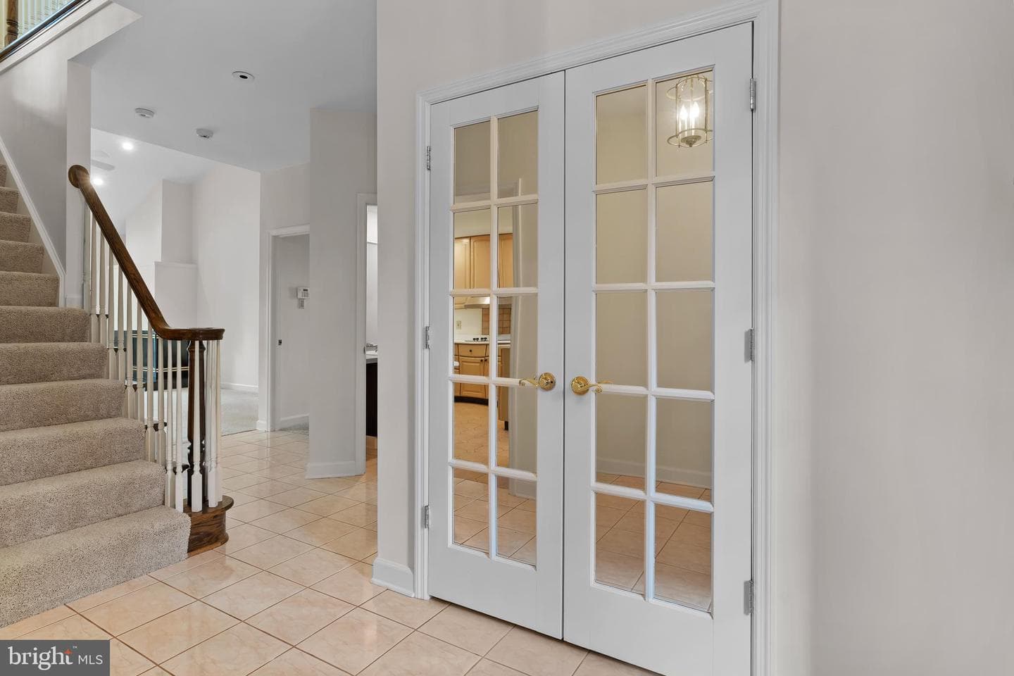 504 Bridgeview Drive photo 7