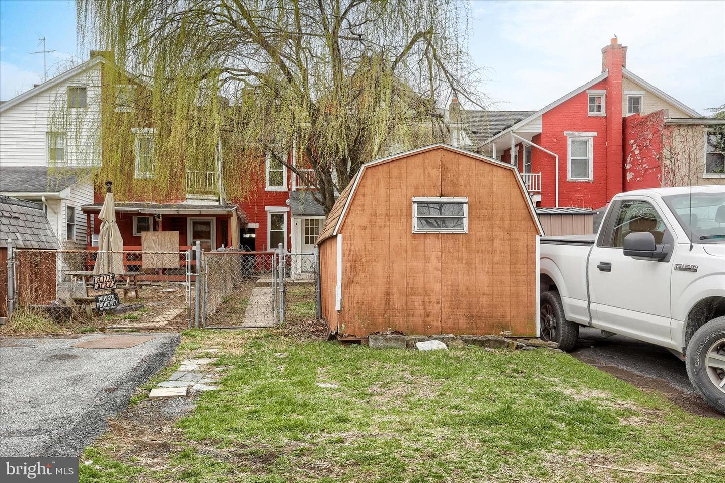 347 E Louther Street photo 33