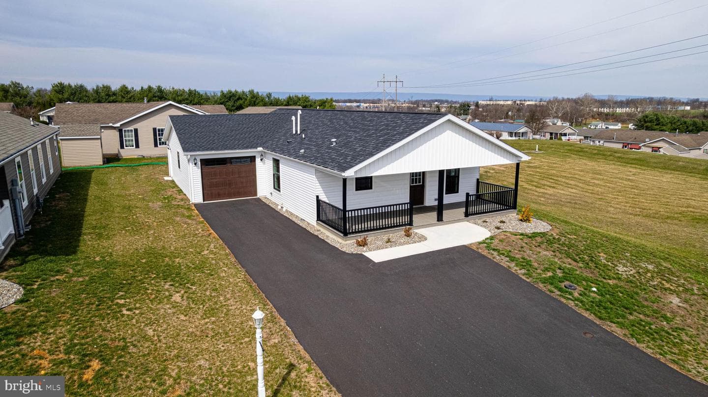 17 Burke Drive, Shippensburg