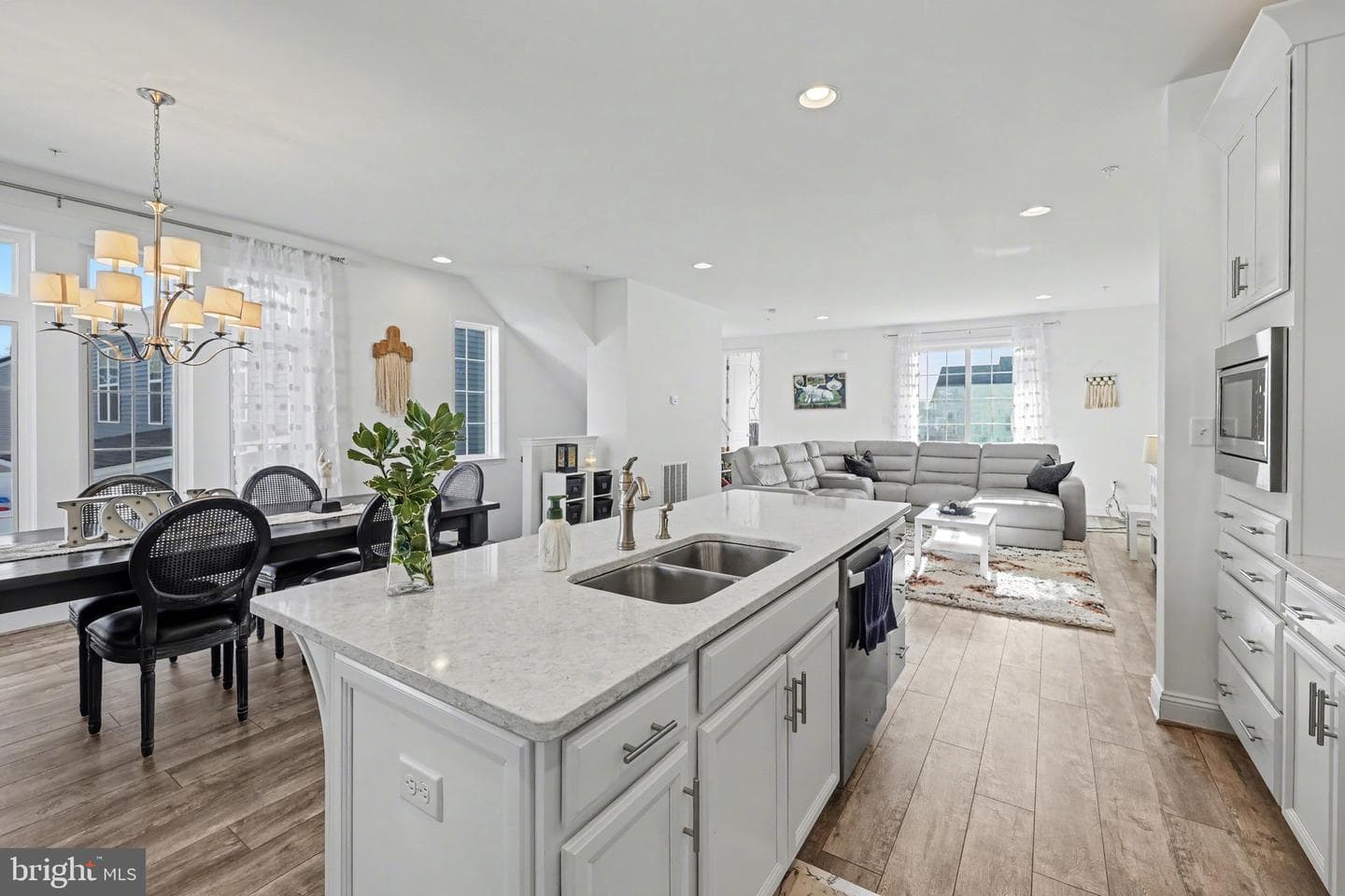 3111 Ben Street photo 4