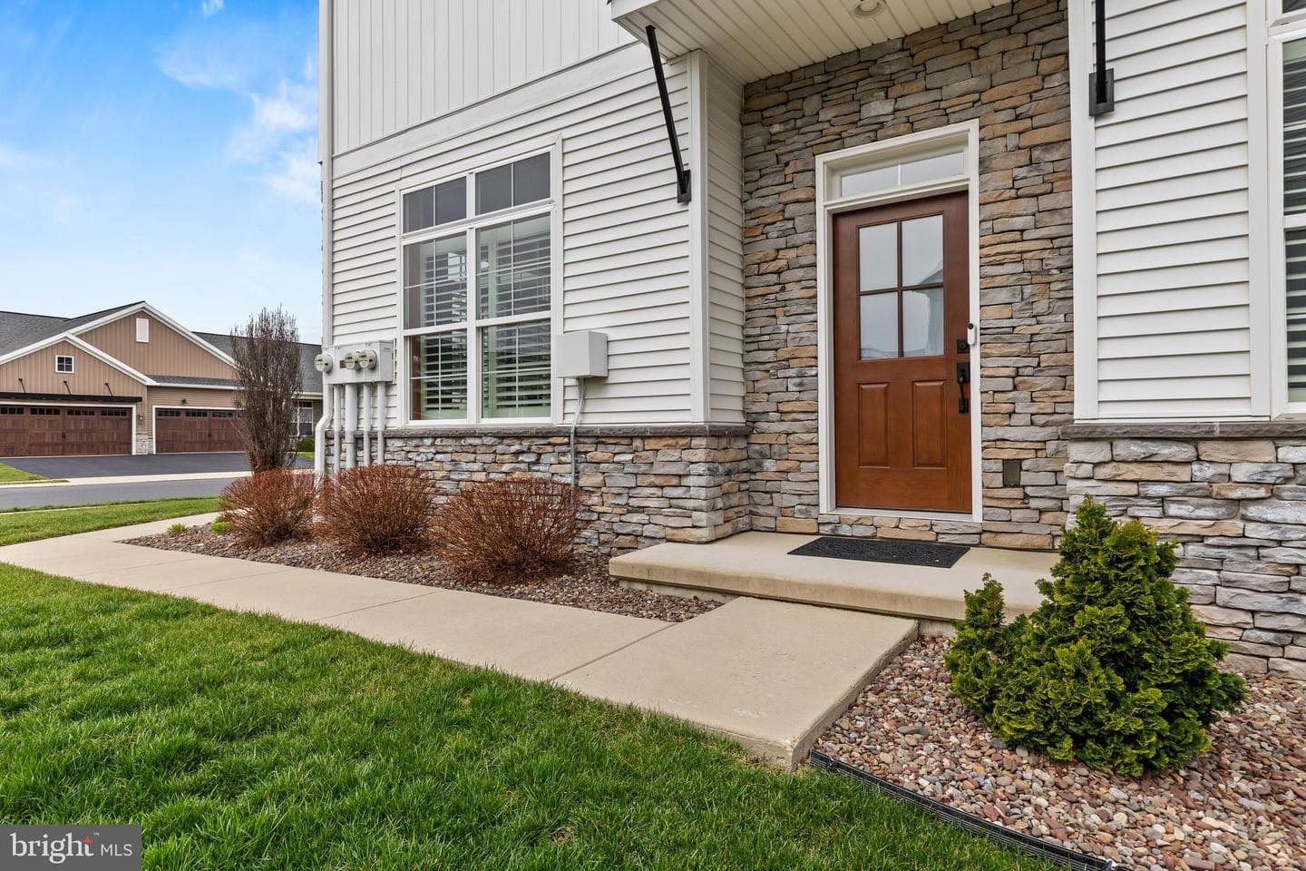 798 Aurora Drive photo 3