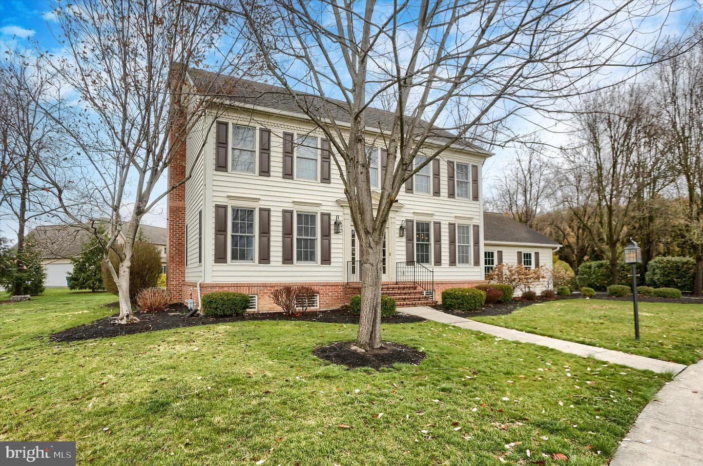 203 Friar Court photo 3