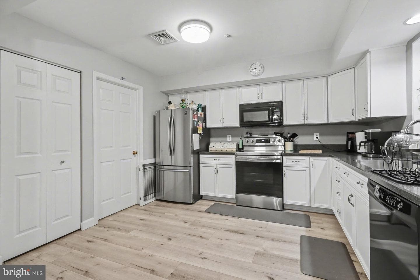 6 Westwood Court photo 8