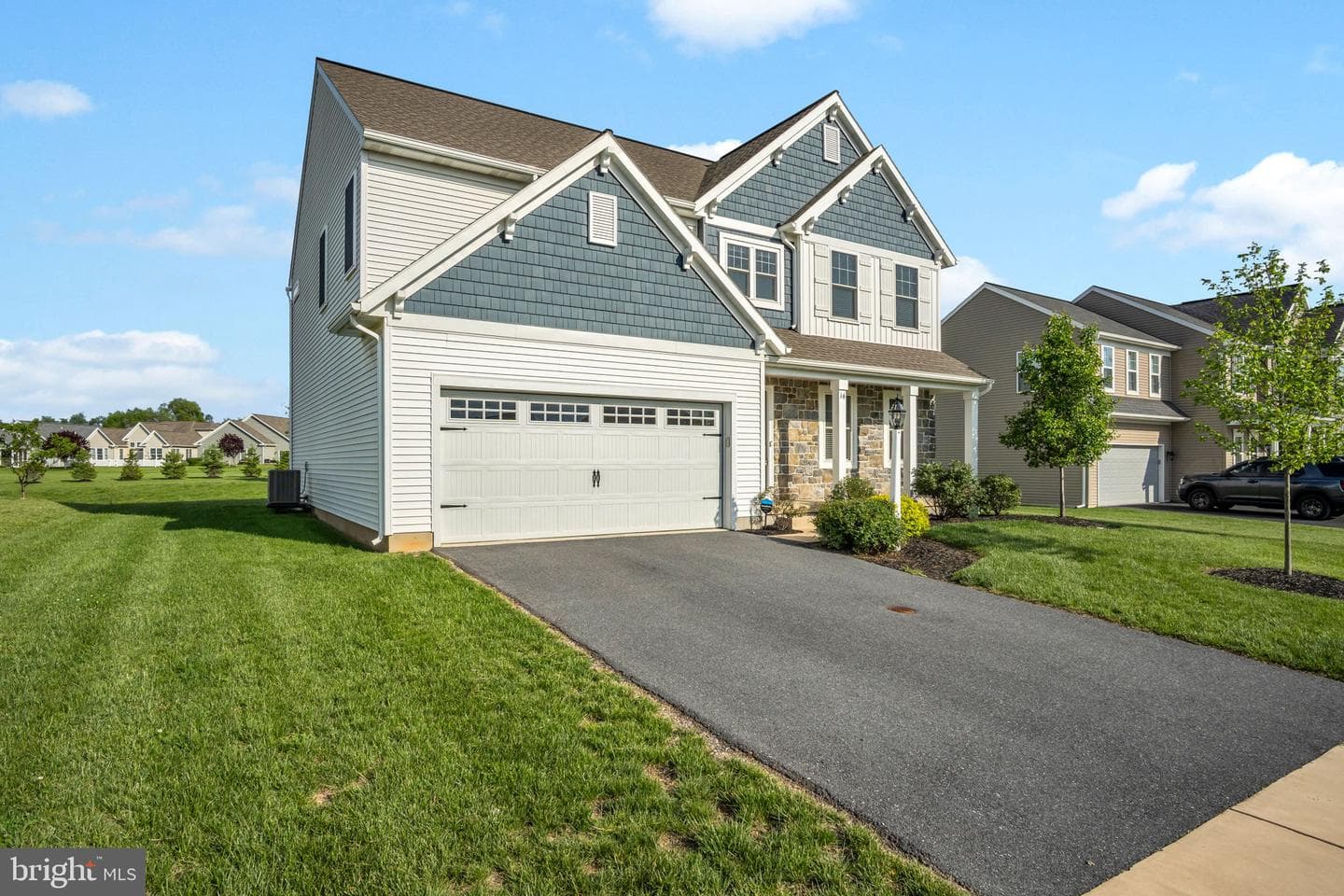 14 Danbury Drive photo 3