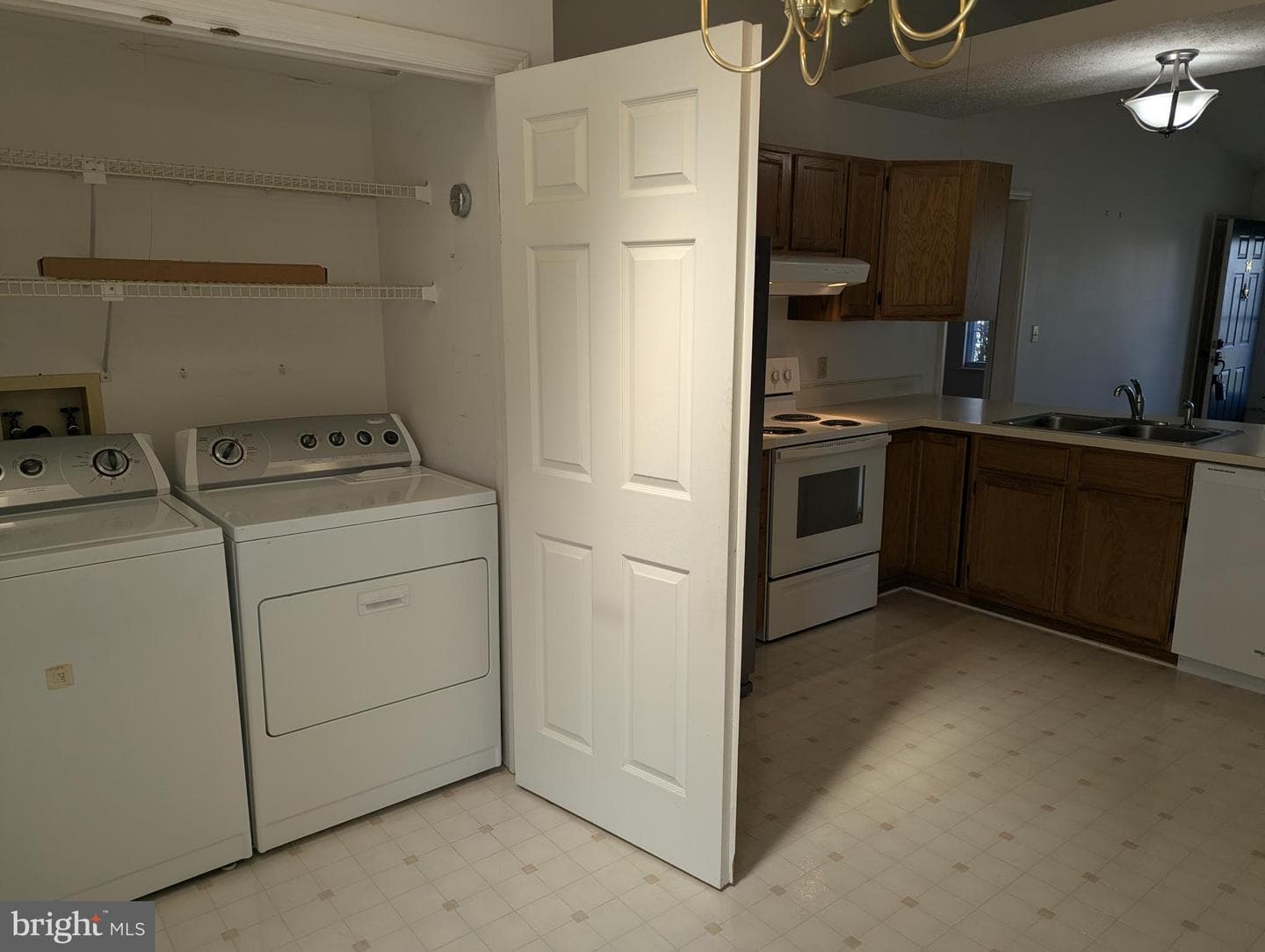 14 Greenspring Drive photo 8