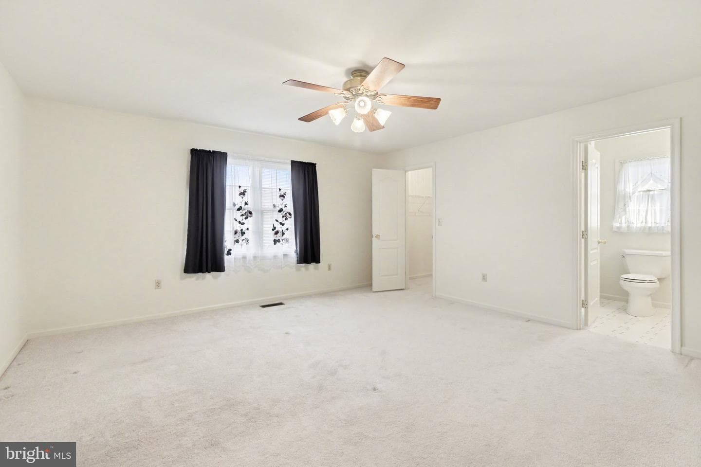 33 Blue Spruce Drive photo 16