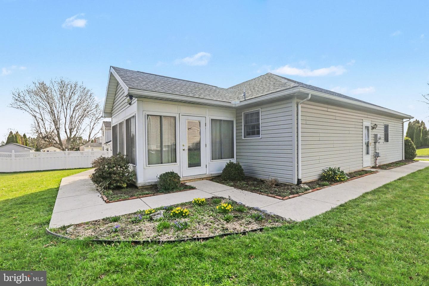 33 Blue Spruce Drive photo 5