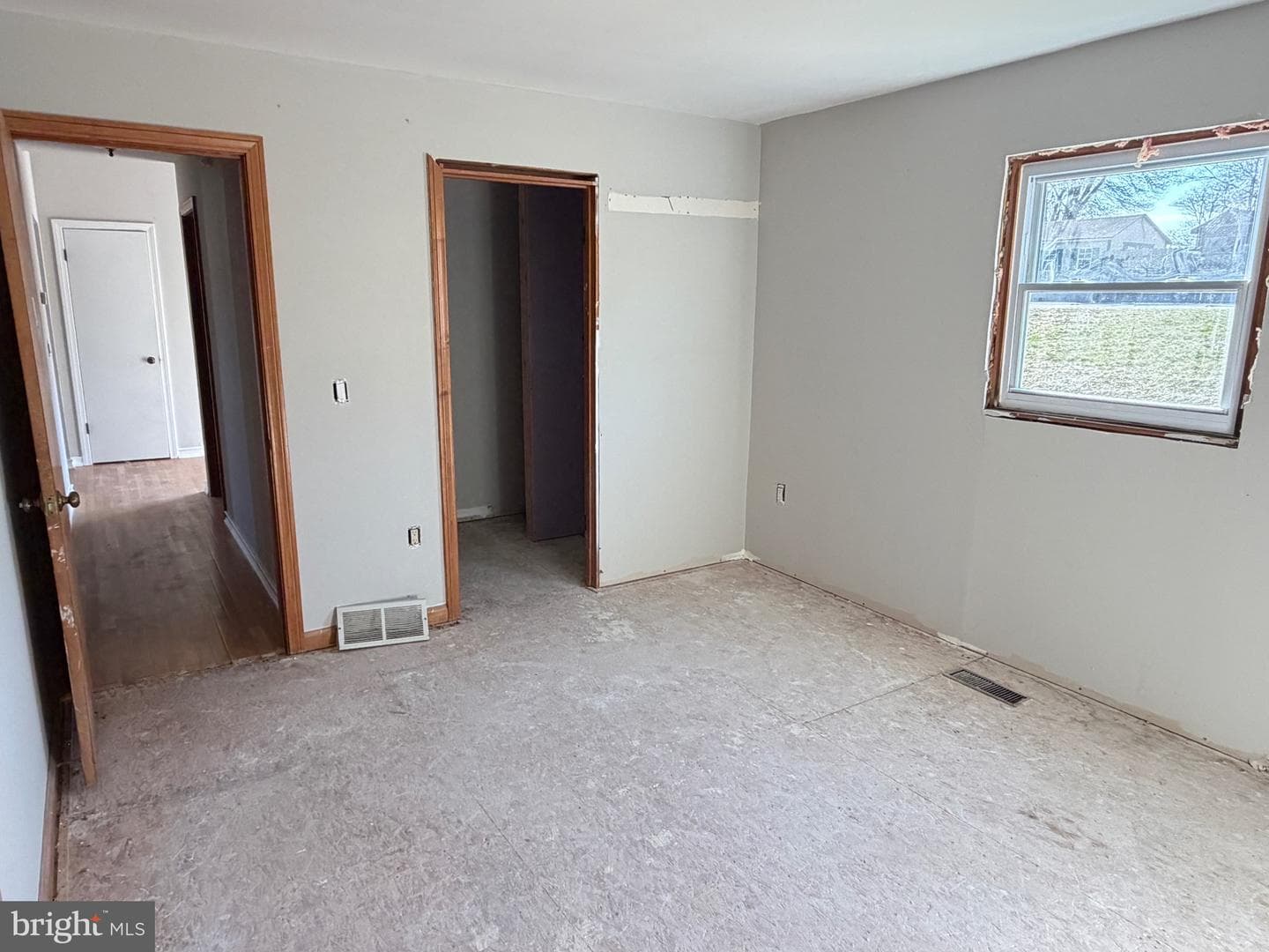 8 Wheatfield Drive photo 25
