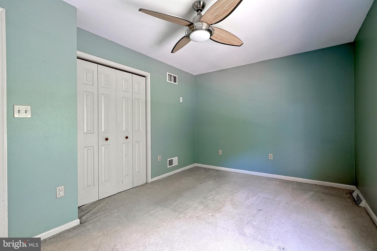 6104 Locust Lane photo 12