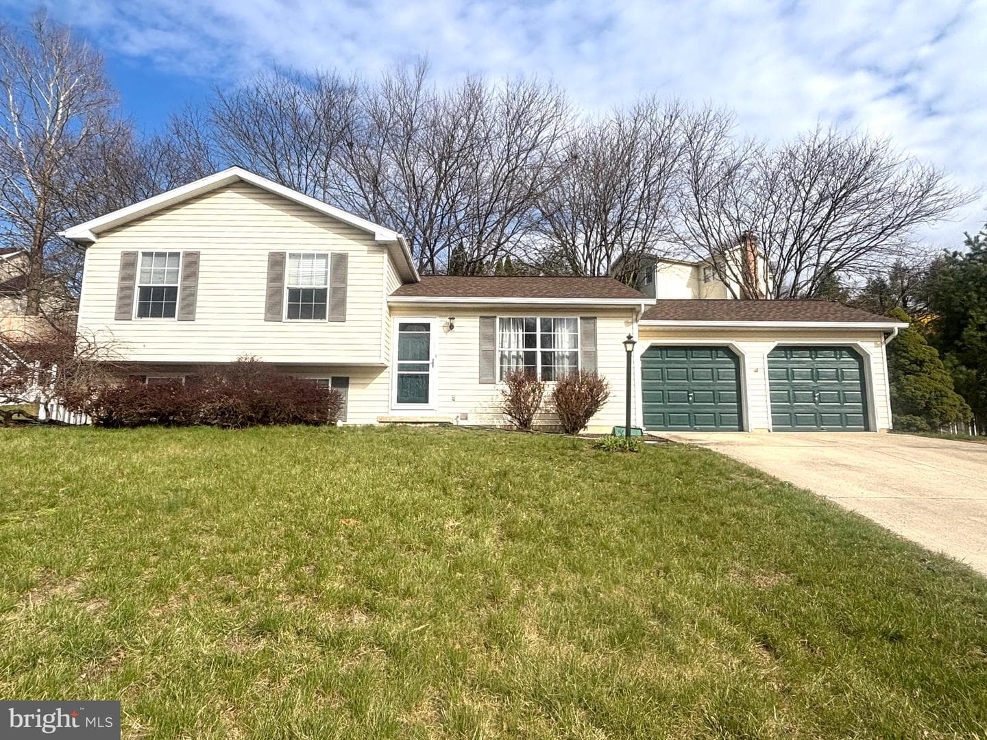 6104 Locust Lane photo 2