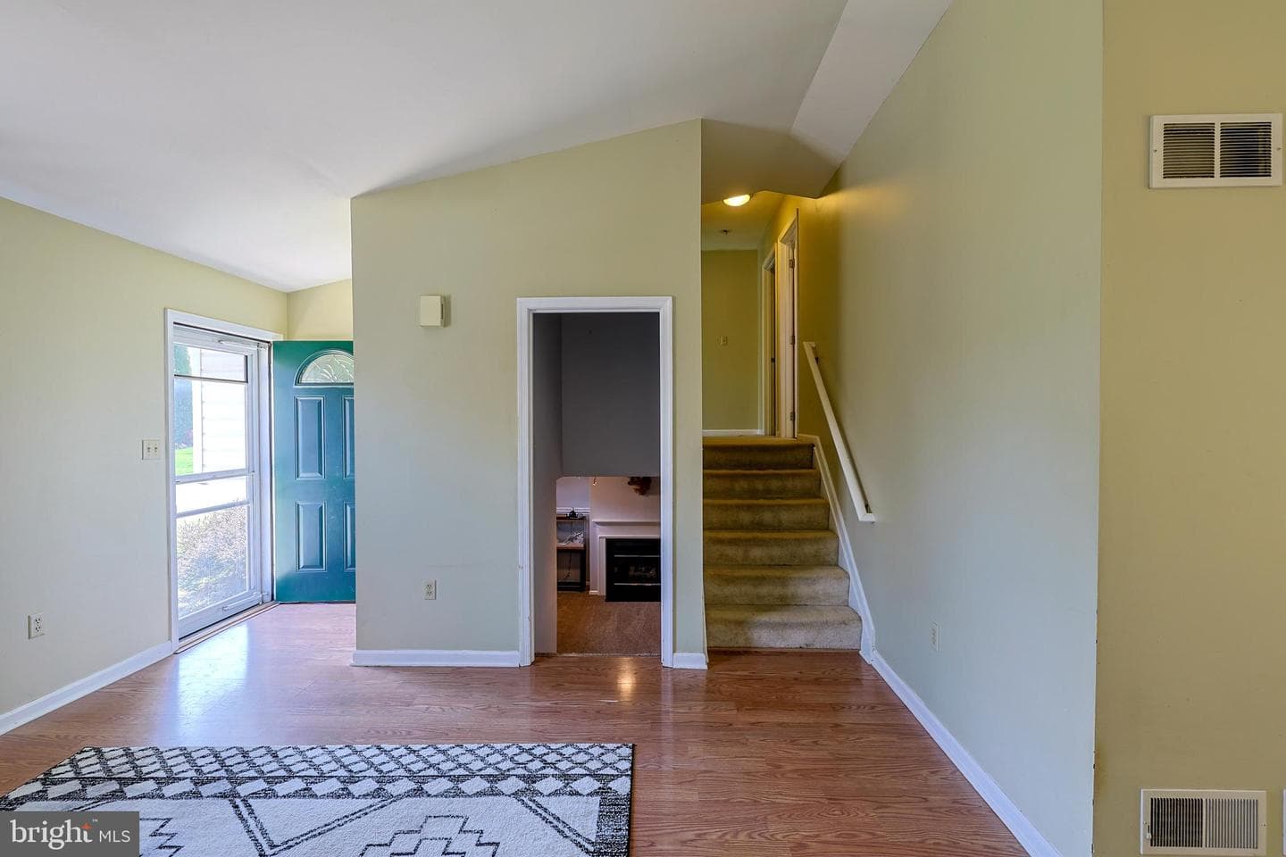 6104 Locust Lane photo 5