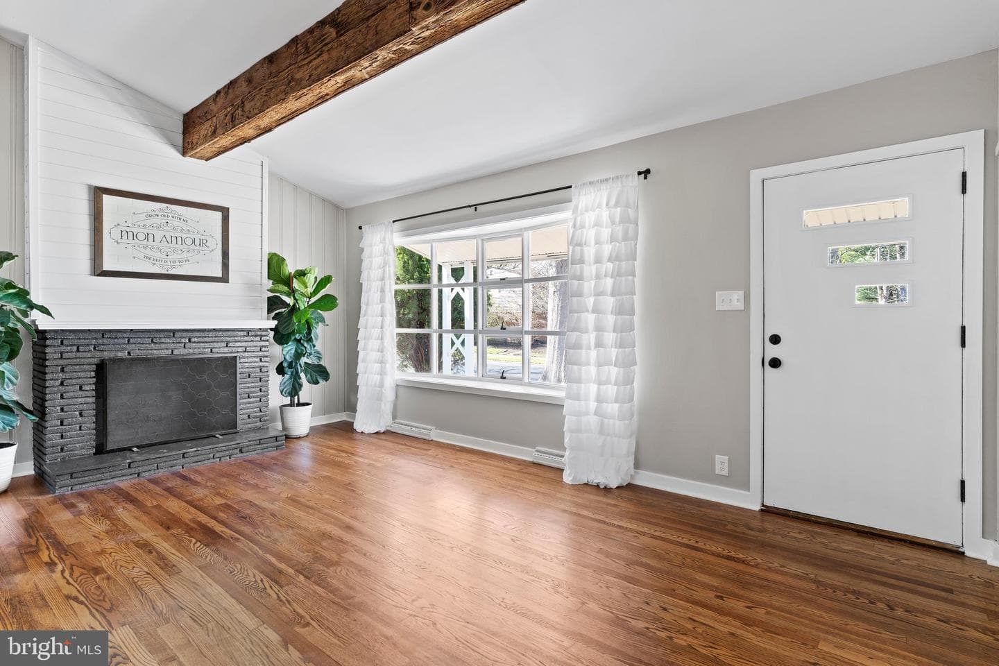 3407 Logan Street photo 9
