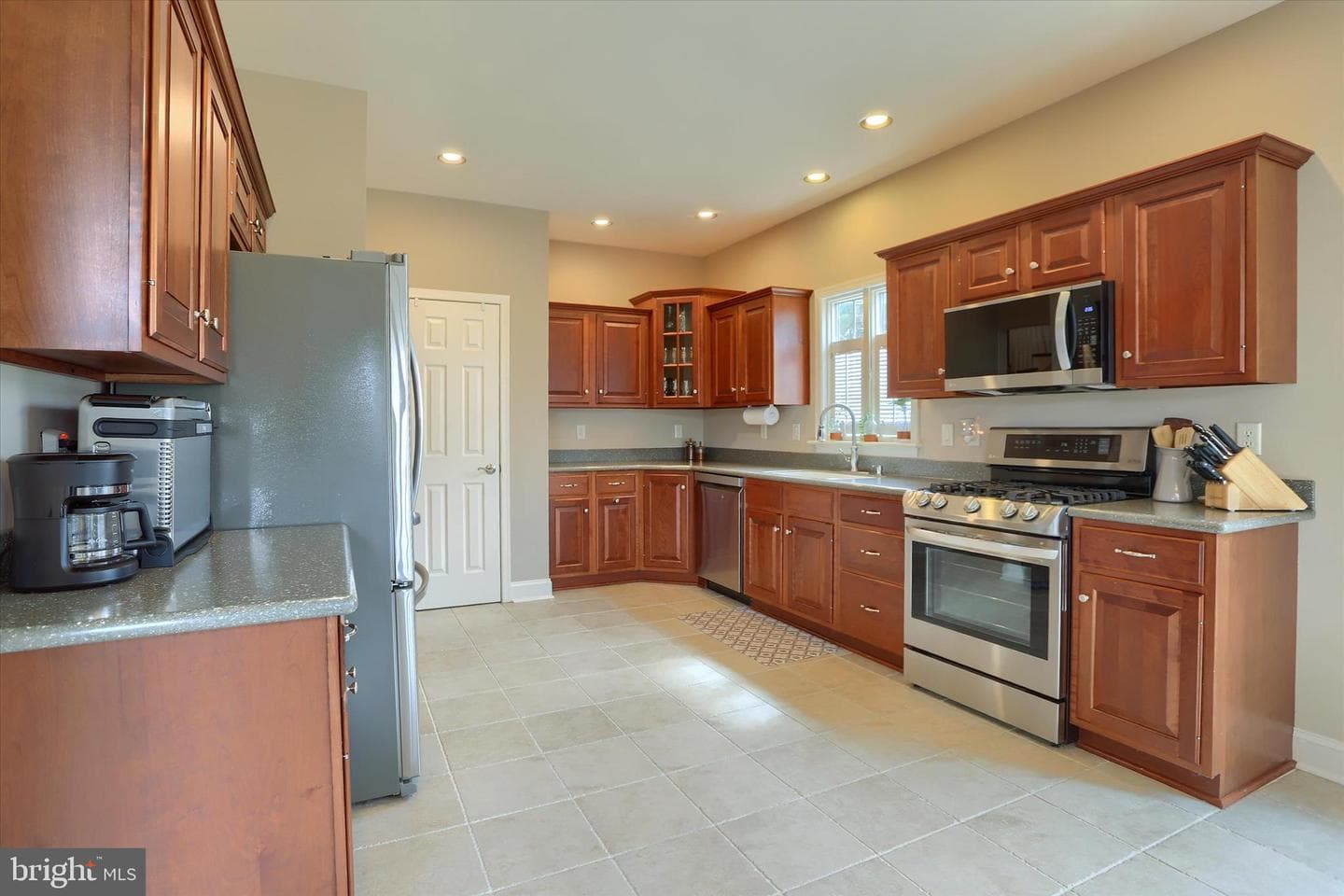 1720 Sawyer Lane photo 16