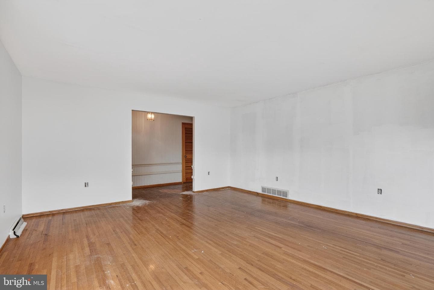 913 Gobin Street photo 12