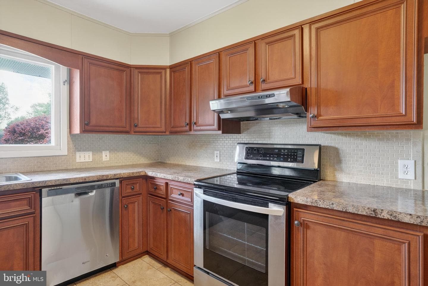 913 Gobin Street photo 21