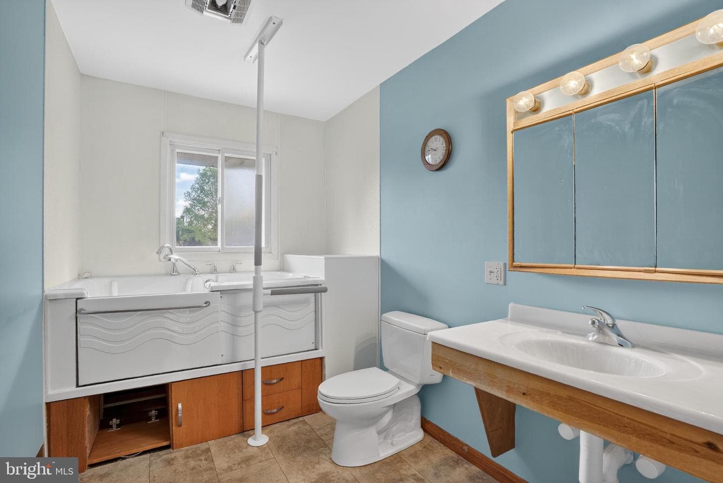 913 Gobin Street photo 31