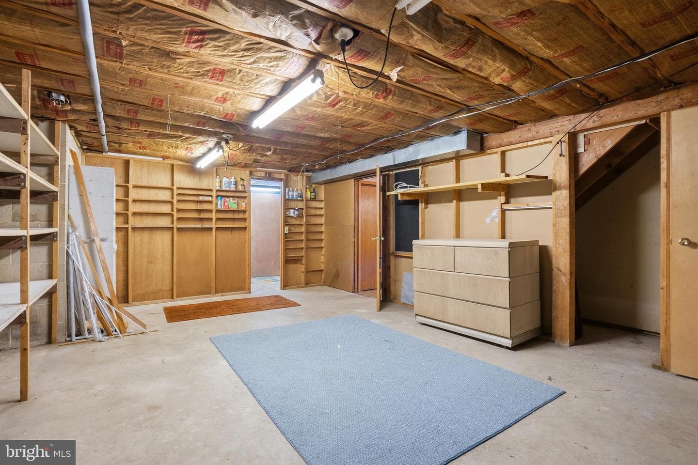 913 Gobin Street photo 40