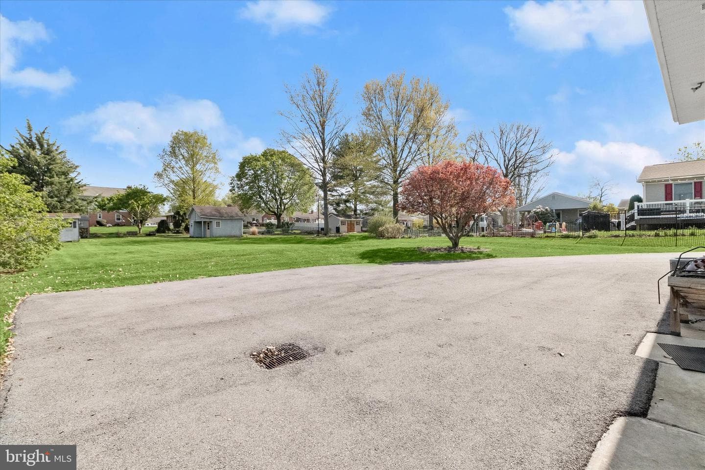 913 Gobin Street photo 47