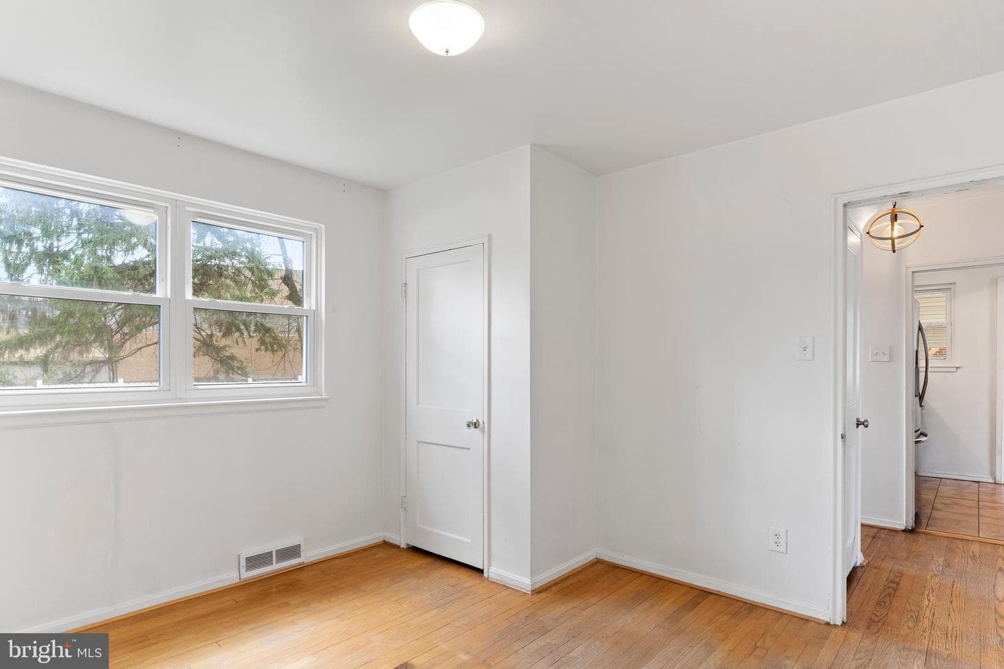 1919 Princeton Avenue photo 13