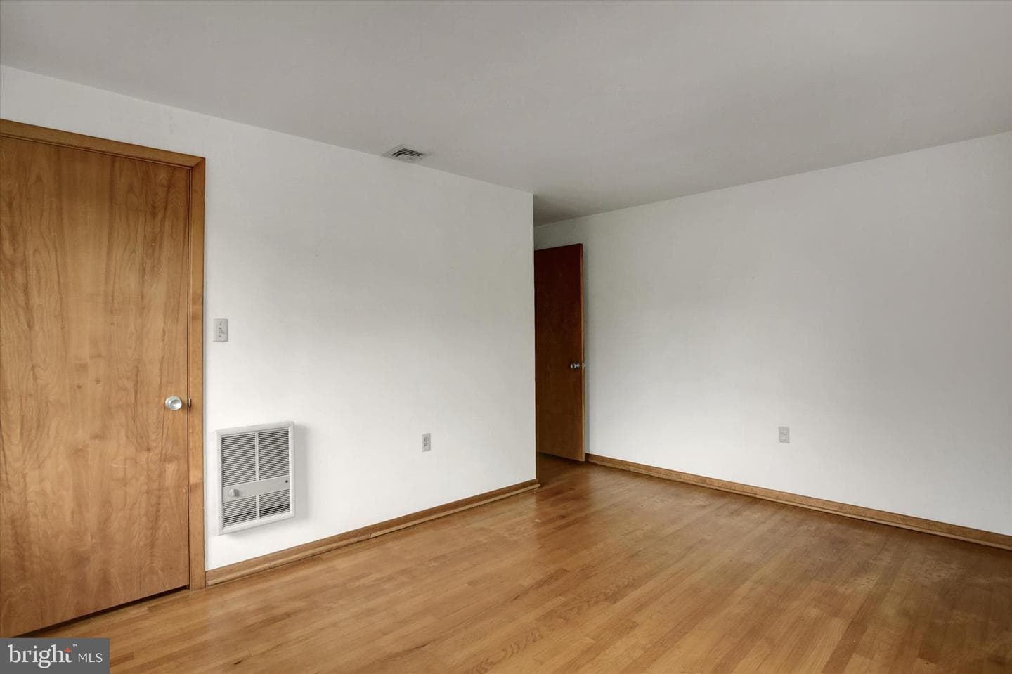 212 E Walnut Street photo 15