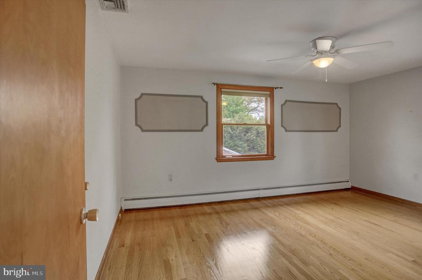 212 E Walnut Street photo 16