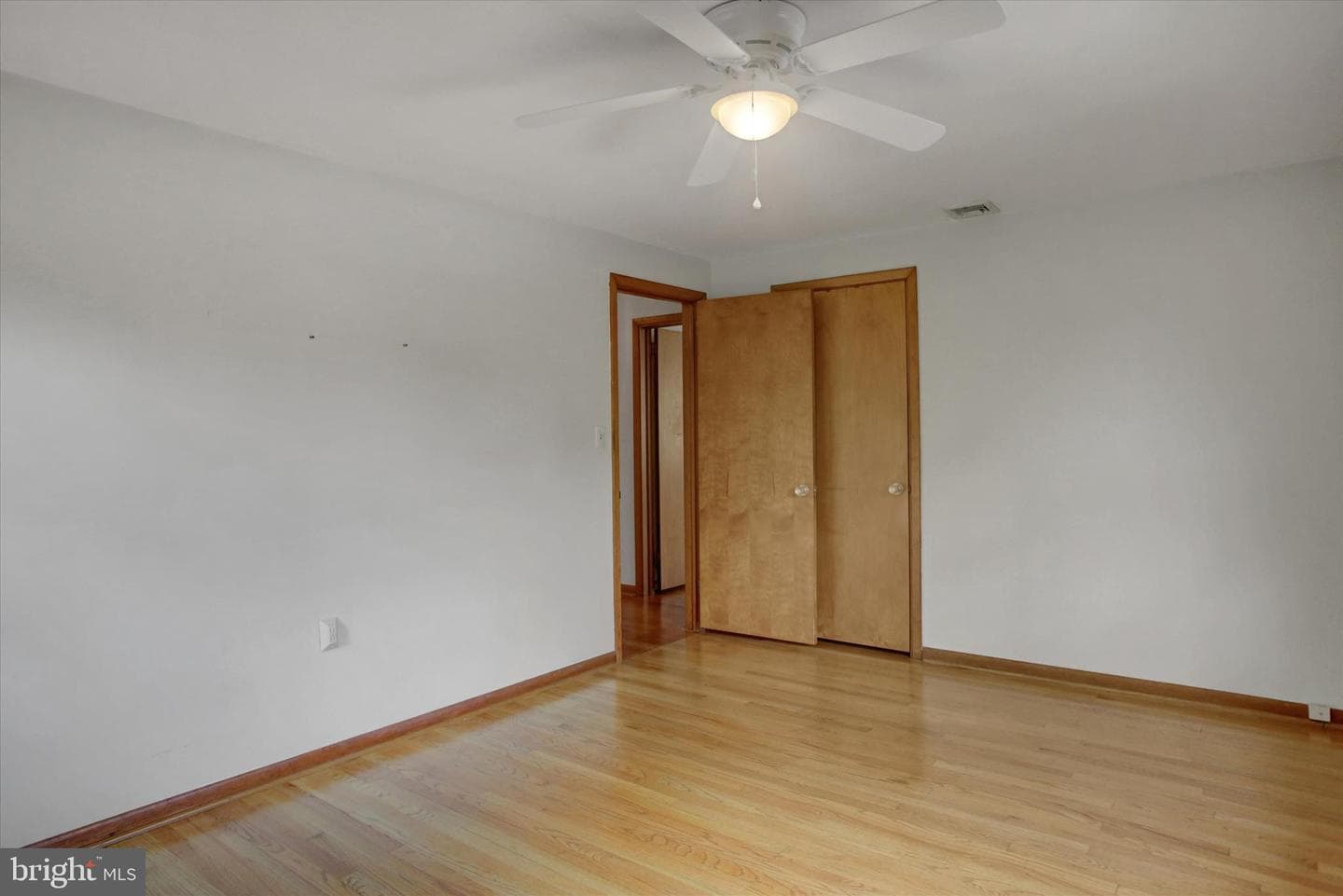 212 E Walnut Street photo 17