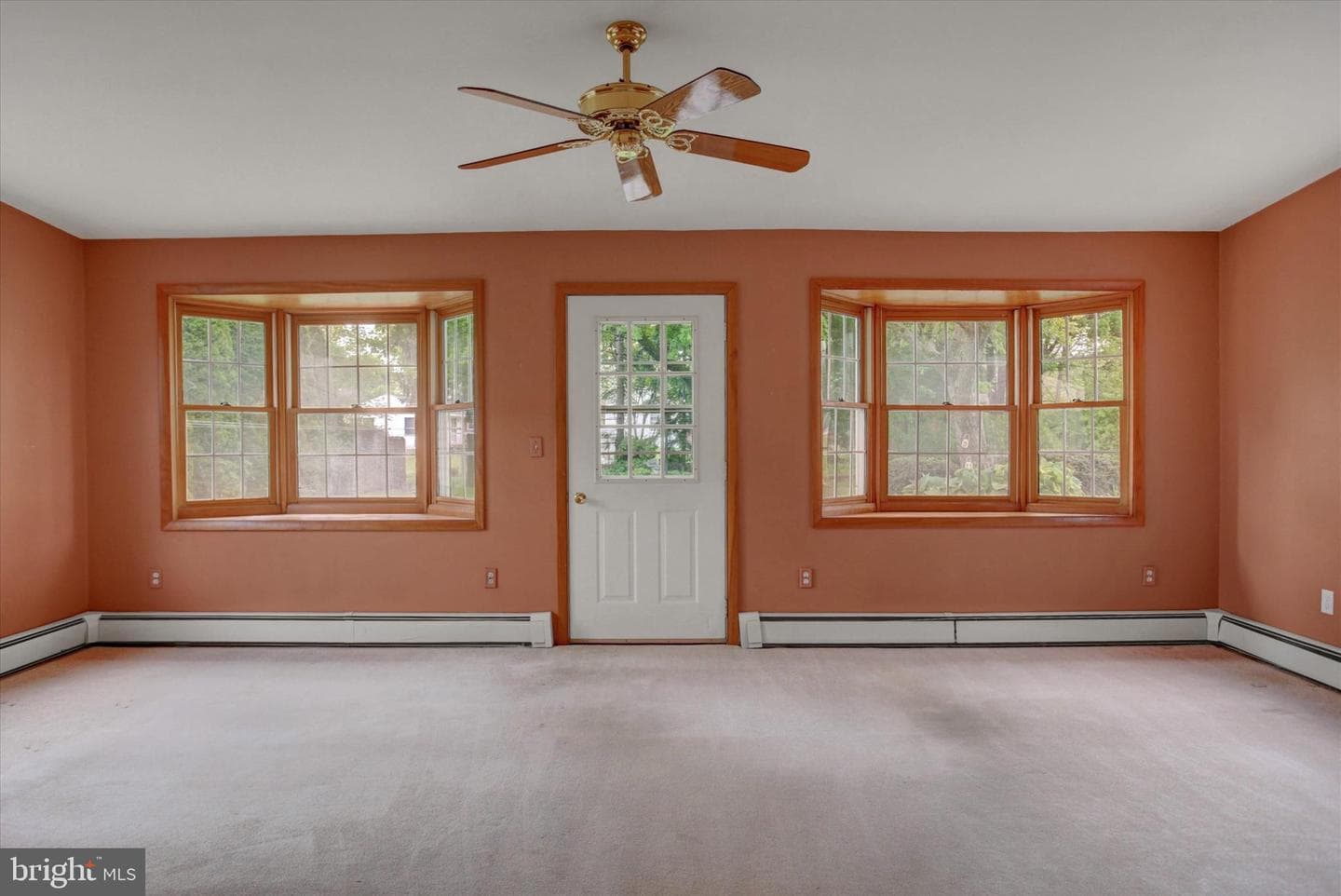 212 E Walnut Street photo 23