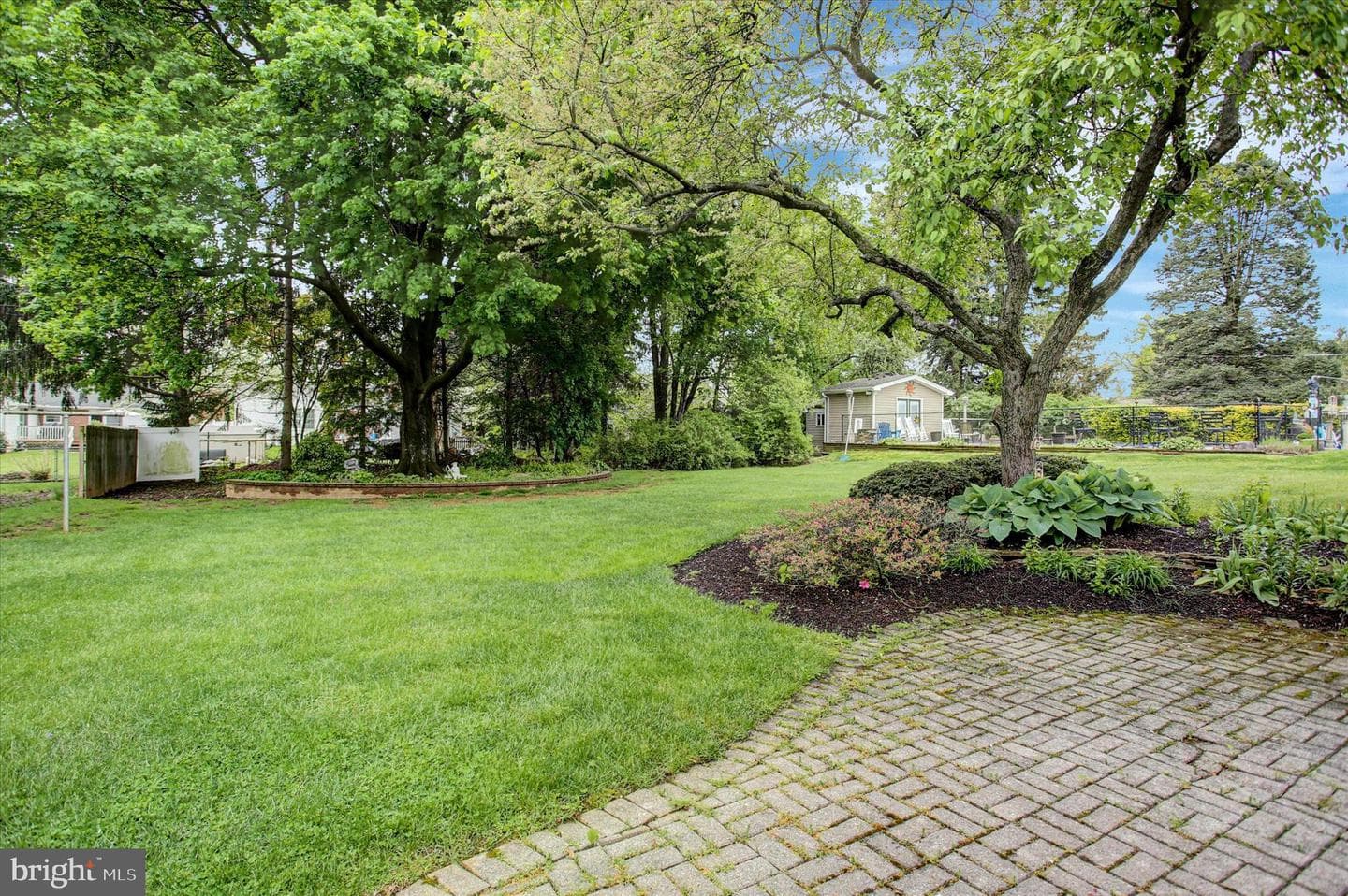 212 E Walnut Street photo 25