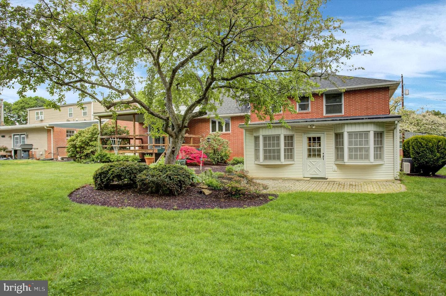 212 E Walnut Street photo 26