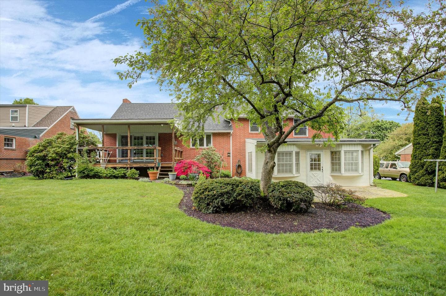 212 E Walnut Street photo 27