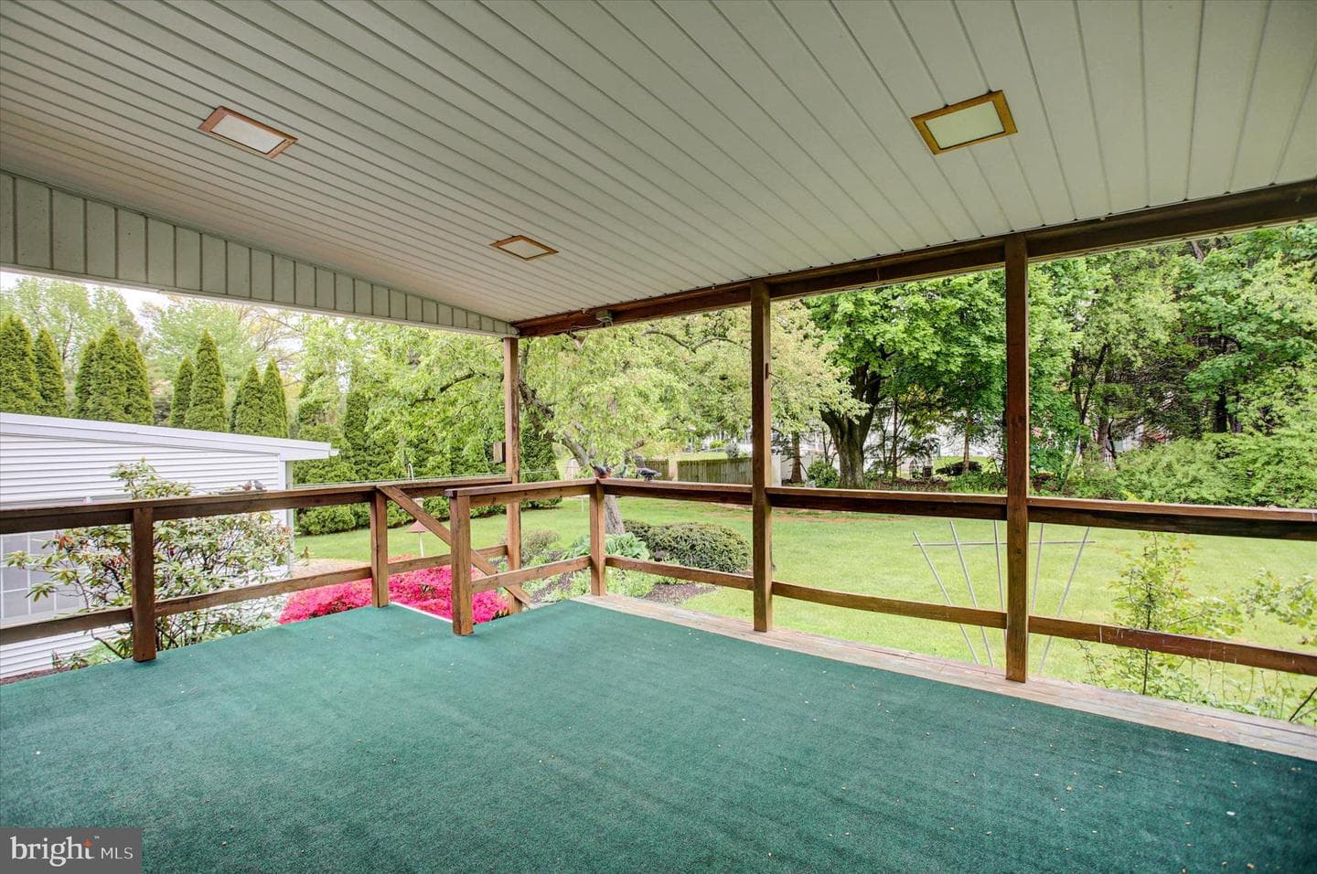 212 E Walnut Street photo 29