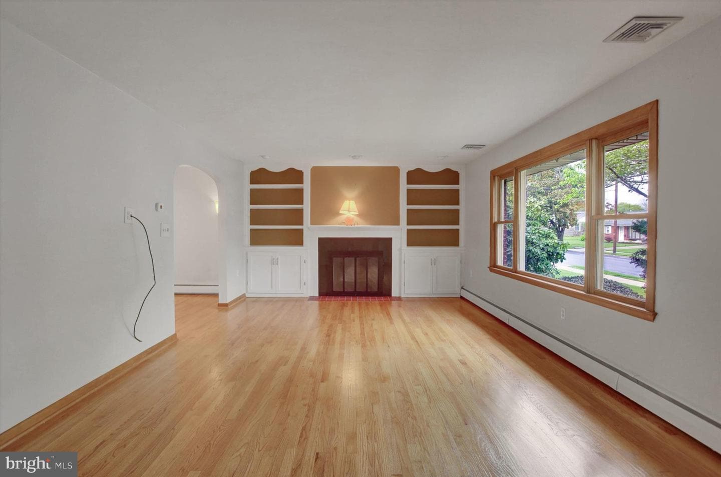 212 E Walnut Street photo 4