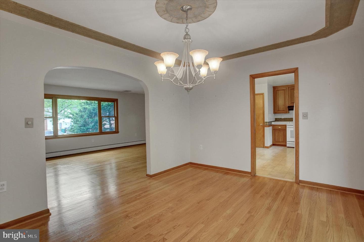 212 E Walnut Street photo 7