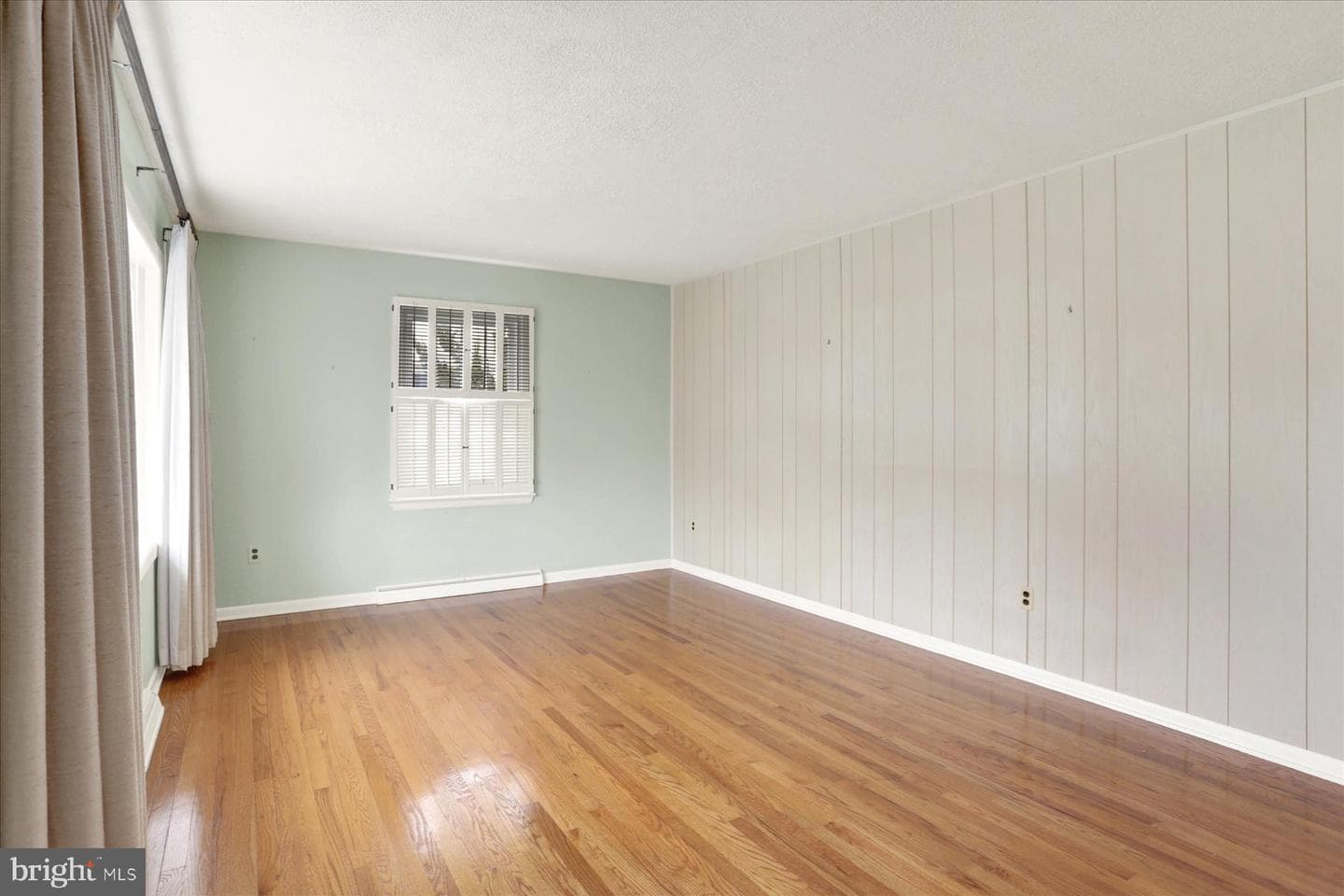 323 Evergreen Street photo 2
