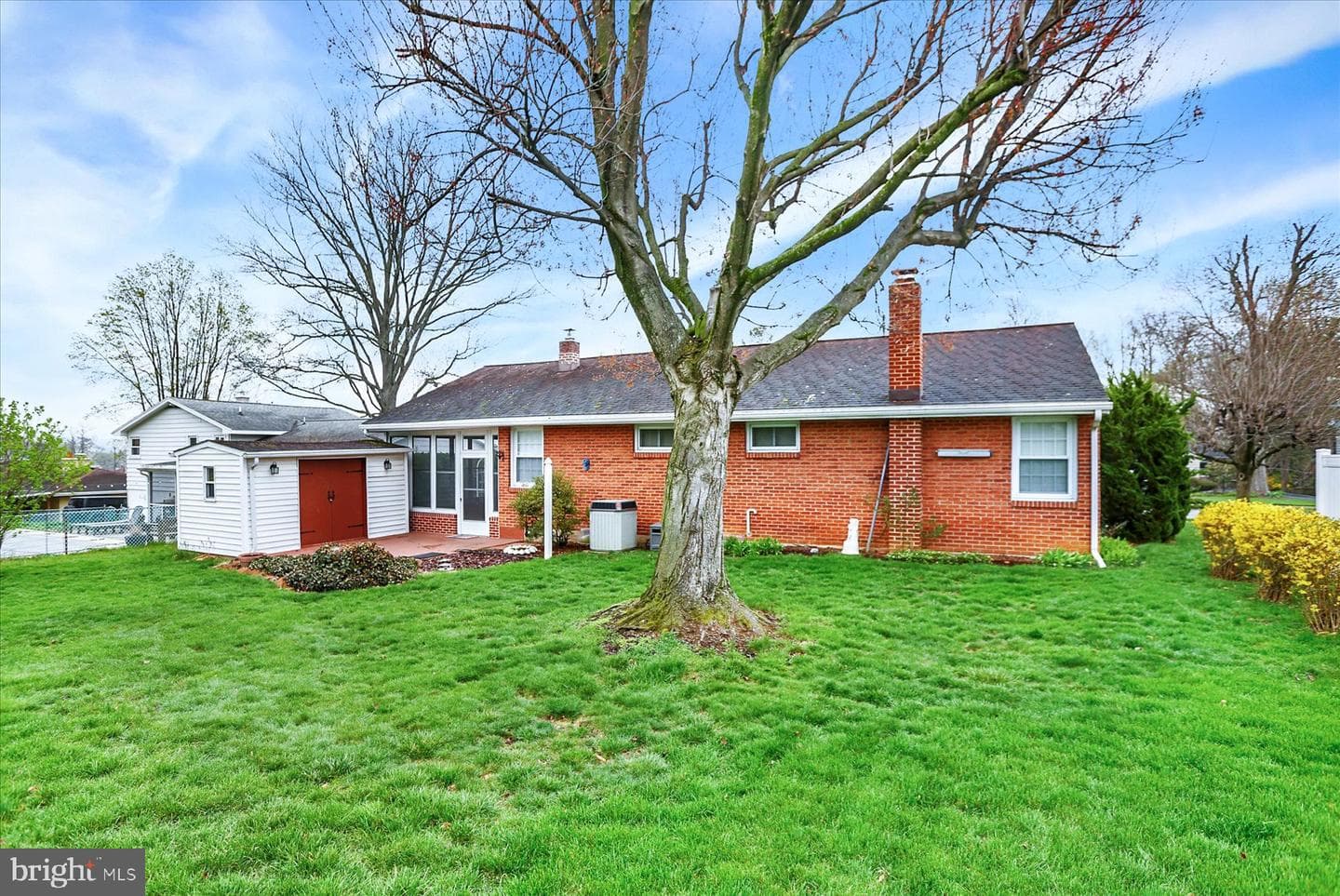 323 Evergreen Street photo 39