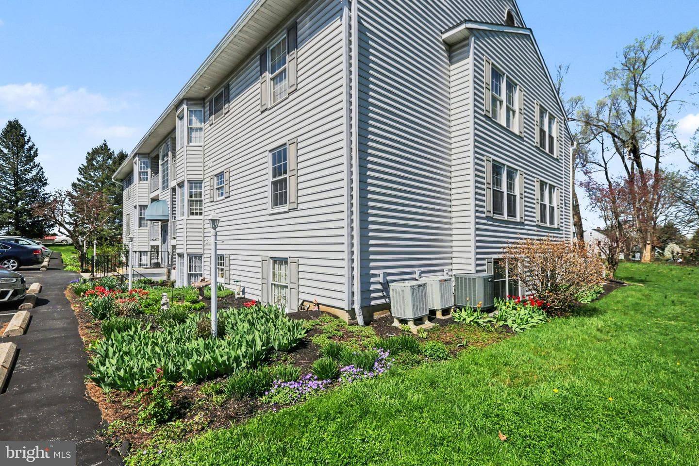 126 W Portland Street photo 21
