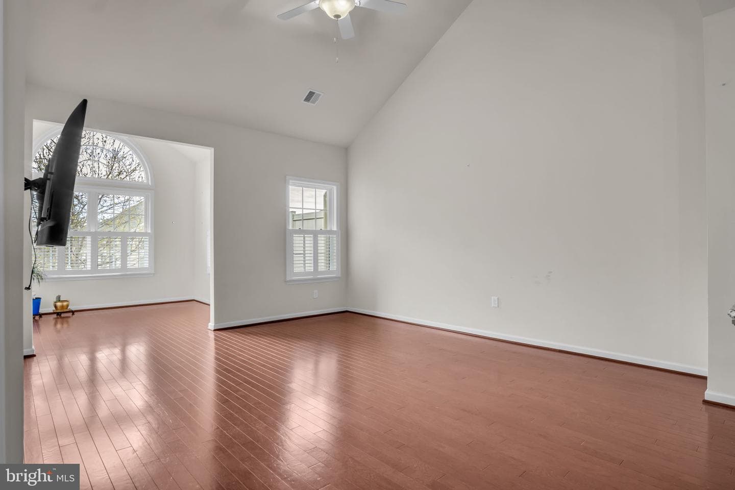 307 Valor Drive photo 17