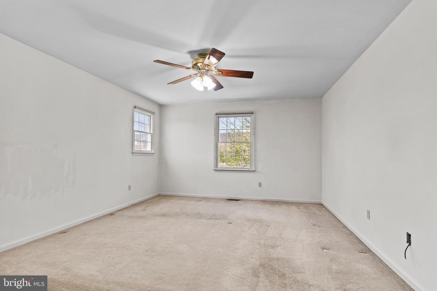 914 Maplewood Lane photo 23